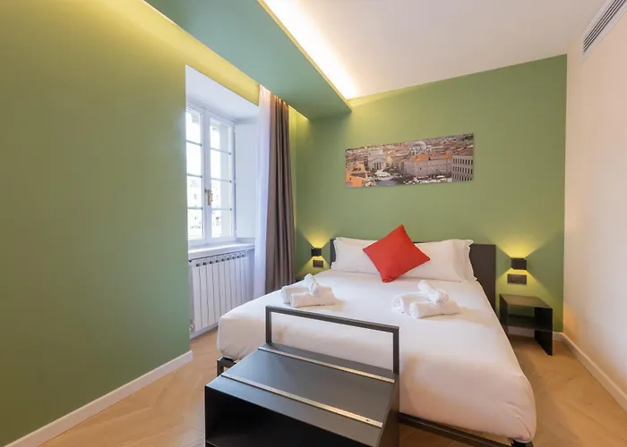 Luna 的里雅斯特